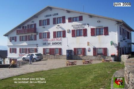 au sommet de La Rhune en pays basque