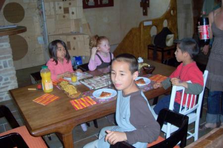 enfants chEZ Jean � l'heure de l'ap�ritif