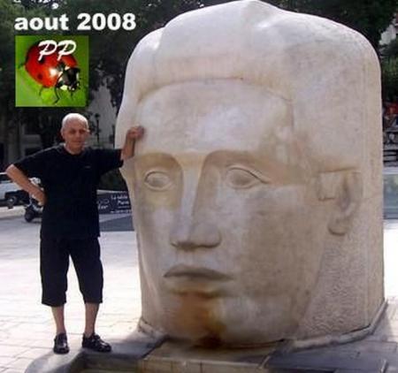 la fontaine de la place d'ASSAS a quelque chose � nous dire..